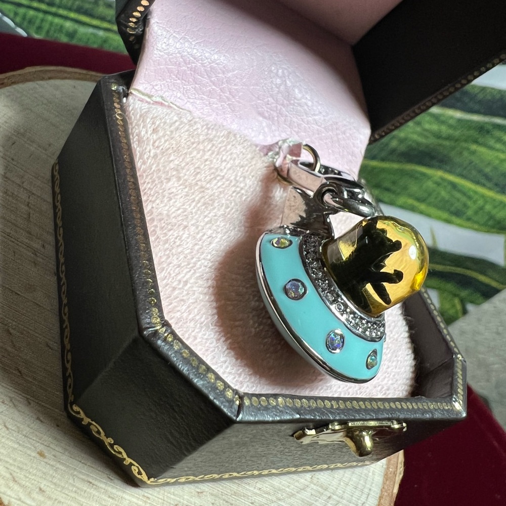 NWT Juicy Couture Yorker Alien Charm 💘🛸 - Picture 5 of 8